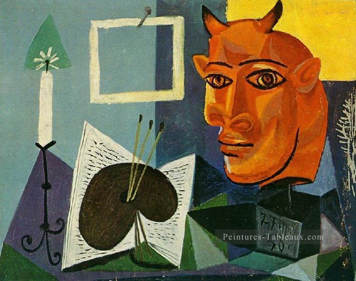 Nature morte a la bougie palette et Tete minotaure rouge 1938 cubiste Pablo Picasso Peintures à l'huile